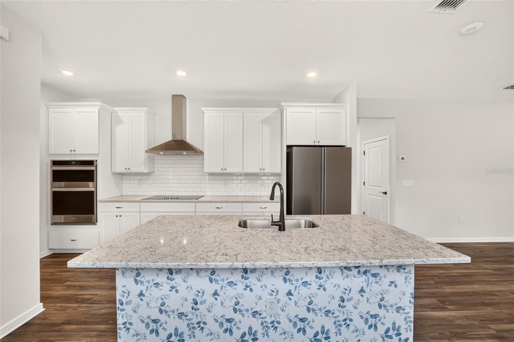 For Sale: $340,000 (2 beds, 2 baths, 1656 Square Feet)