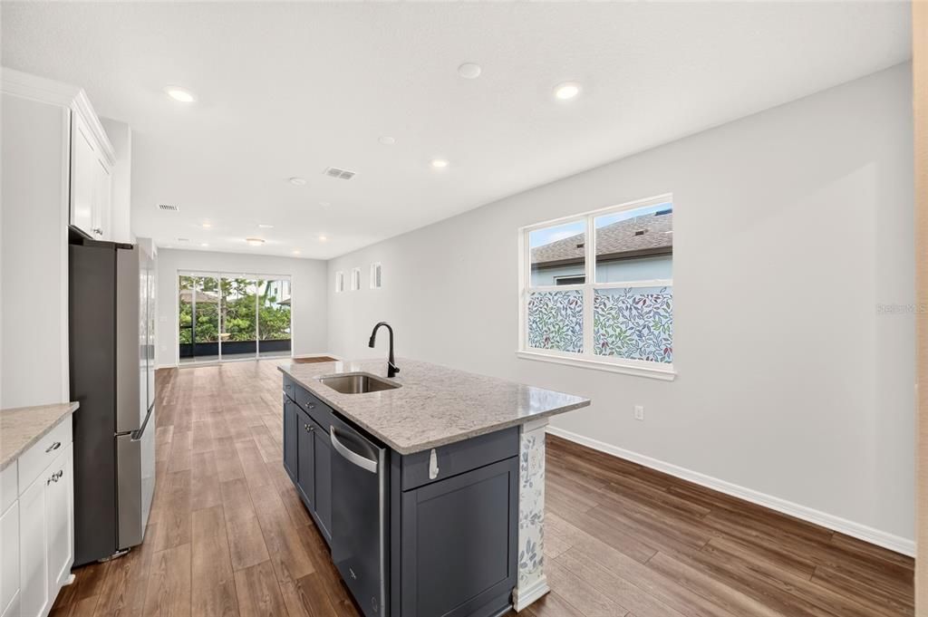 For Sale: $340,000 (2 beds, 2 baths, 1656 Square Feet)