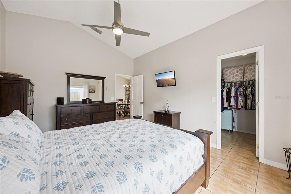 For Sale: $325,000 (3 beds, 2 baths, 1152 Square Feet)