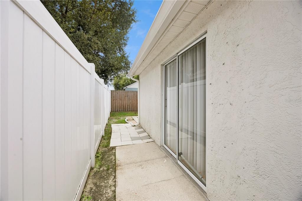 For Sale: $325,000 (3 beds, 2 baths, 1152 Square Feet)