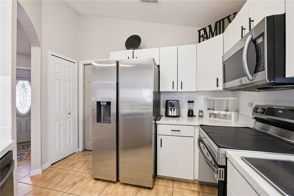 For Sale: $325,000 (3 beds, 2 baths, 1152 Square Feet)