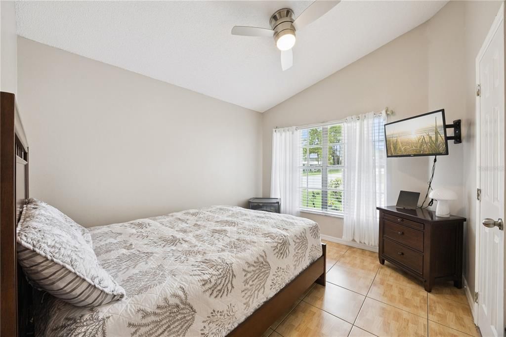 For Sale: $325,000 (3 beds, 2 baths, 1152 Square Feet)