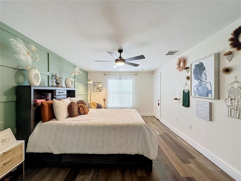 For Sale: $438,000 (4 beds, 2 baths, 2112 Square Feet)