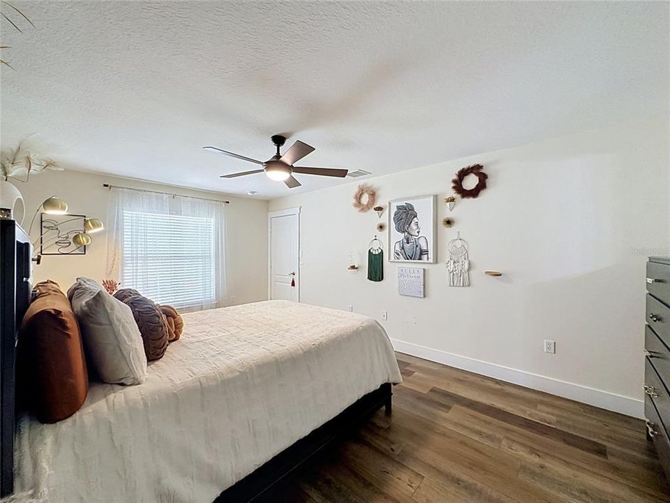 For Sale: $438,000 (4 beds, 2 baths, 2112 Square Feet)
