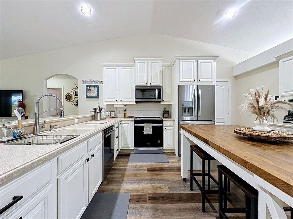For Sale: $438,000 (4 beds, 2 baths, 2112 Square Feet)