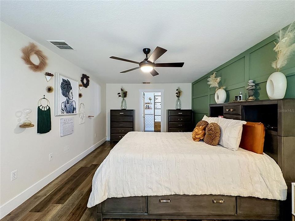 For Sale: $438,000 (4 beds, 2 baths, 2112 Square Feet)