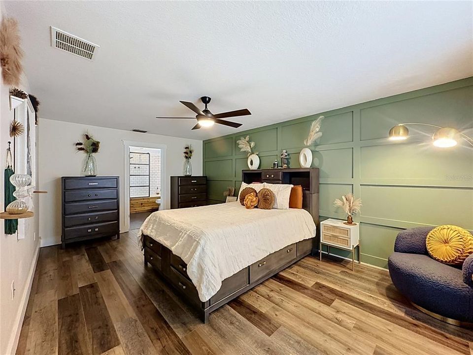 For Sale: $438,000 (4 beds, 2 baths, 2112 Square Feet)