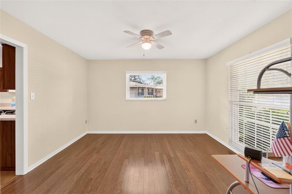 En Venta: $419,900 (4 camas, 2 baños, 2176 Pies cuadrados)