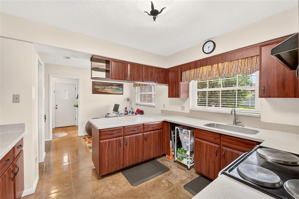En Venta: $419,900 (4 camas, 2 baños, 2176 Pies cuadrados)