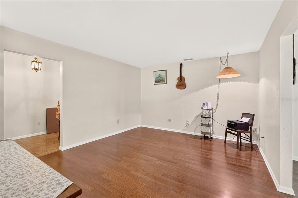 En Venta: $419,900 (4 camas, 2 baños, 2176 Pies cuadrados)