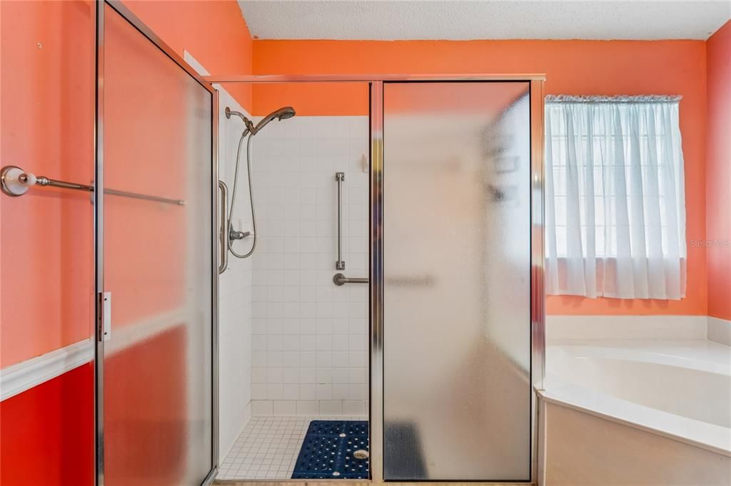 На продажу: $305,000 (3 спален, 2 ванн, 2048 Квадратных фут)