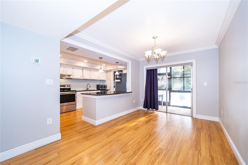 For Sale: $134,900 (2 beds, 2 baths, 1120 Square Feet)