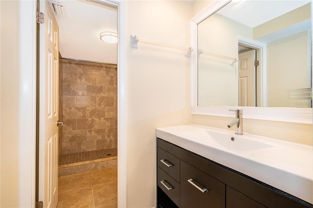 For Sale: $134,900 (2 beds, 2 baths, 1120 Square Feet)
