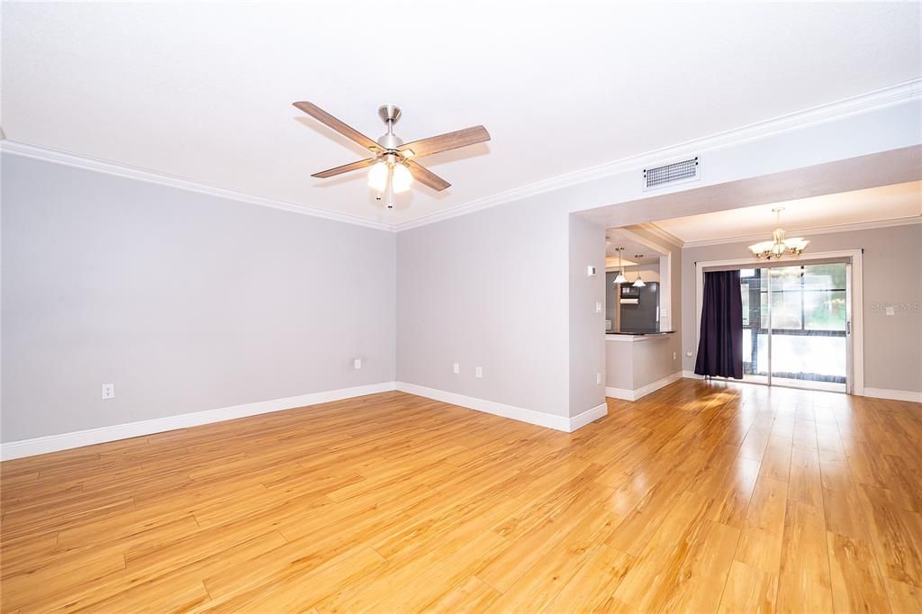 For Sale: $134,900 (2 beds, 2 baths, 1120 Square Feet)