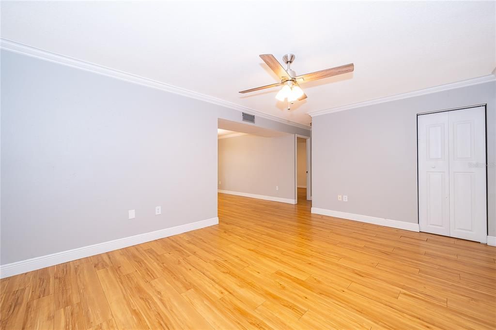 For Sale: $134,900 (2 beds, 2 baths, 1120 Square Feet)