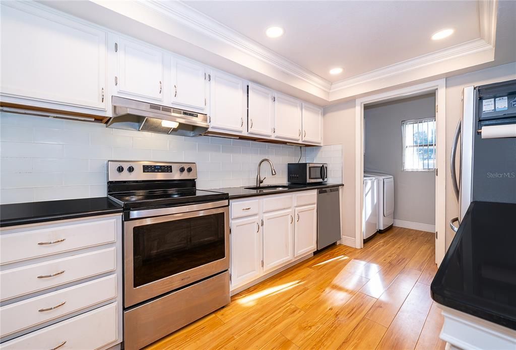 For Sale: $134,900 (2 beds, 2 baths, 1120 Square Feet)