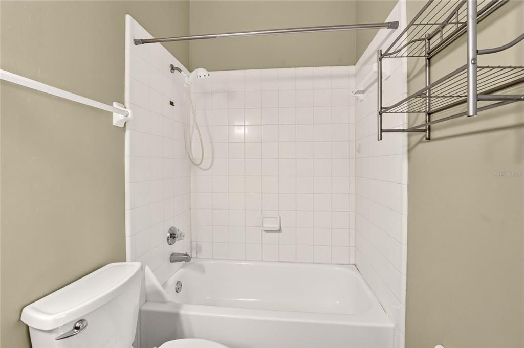 For Sale: $330,000 (3 beds, 2 baths, 1942 Square Feet)