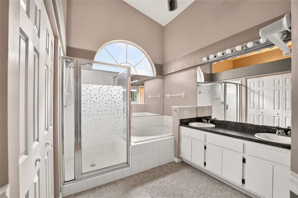 For Sale: $330,000 (3 beds, 2 baths, 1942 Square Feet)