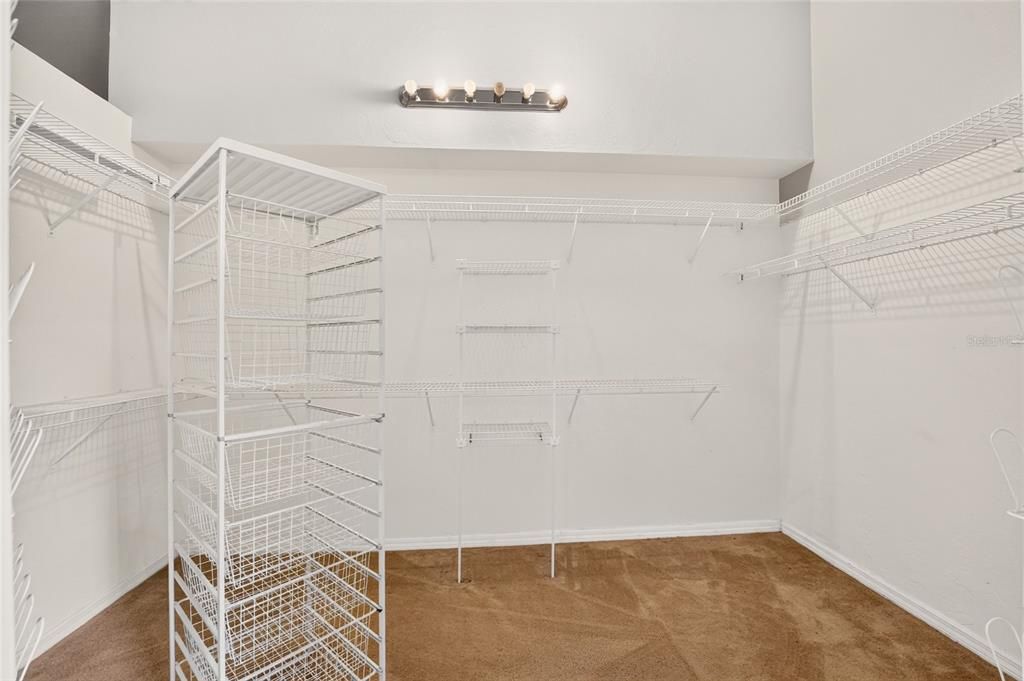 For Sale: $330,000 (3 beds, 2 baths, 1942 Square Feet)