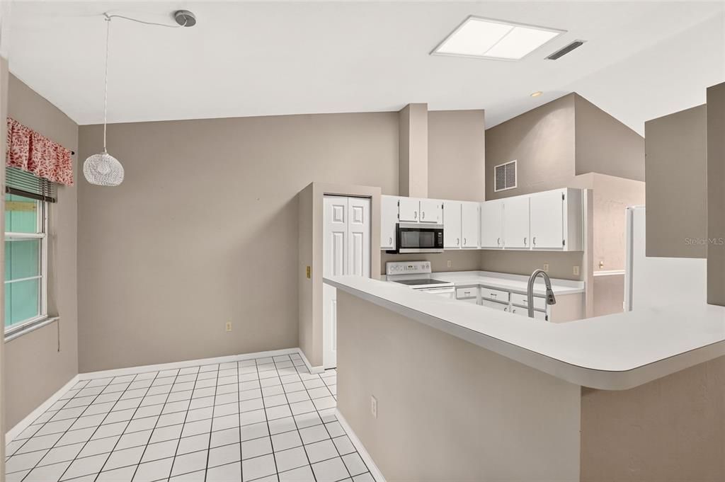 For Sale: $330,000 (3 beds, 2 baths, 1942 Square Feet)