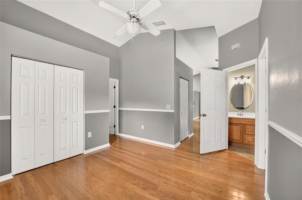 For Sale: $330,000 (3 beds, 2 baths, 1942 Square Feet)