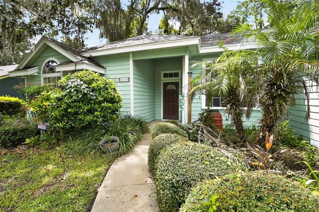 For Sale: $330,000 (3 beds, 2 baths, 1942 Square Feet)
