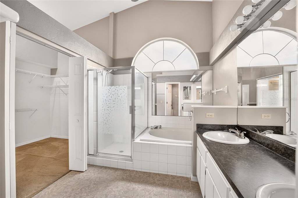 For Sale: $330,000 (3 beds, 2 baths, 1942 Square Feet)
