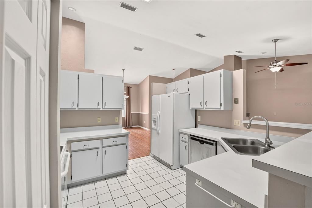 For Sale: $330,000 (3 beds, 2 baths, 1942 Square Feet)