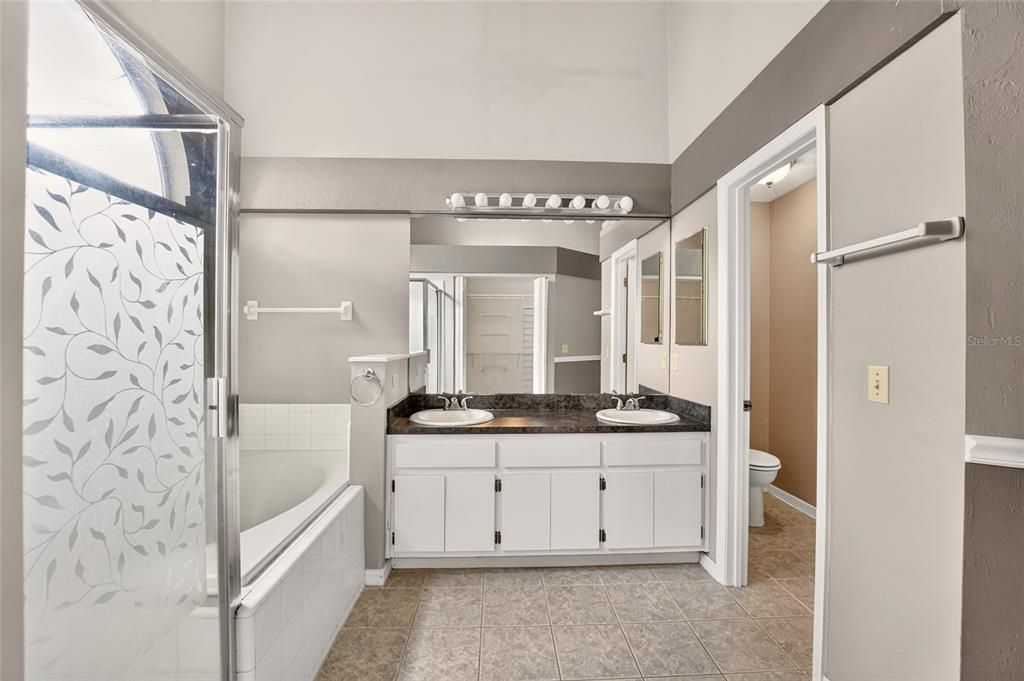 For Sale: $330,000 (3 beds, 2 baths, 1942 Square Feet)