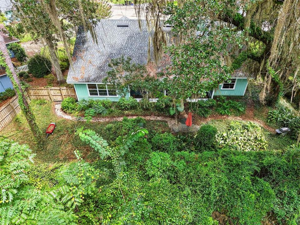 For Sale: $330,000 (3 beds, 2 baths, 1942 Square Feet)