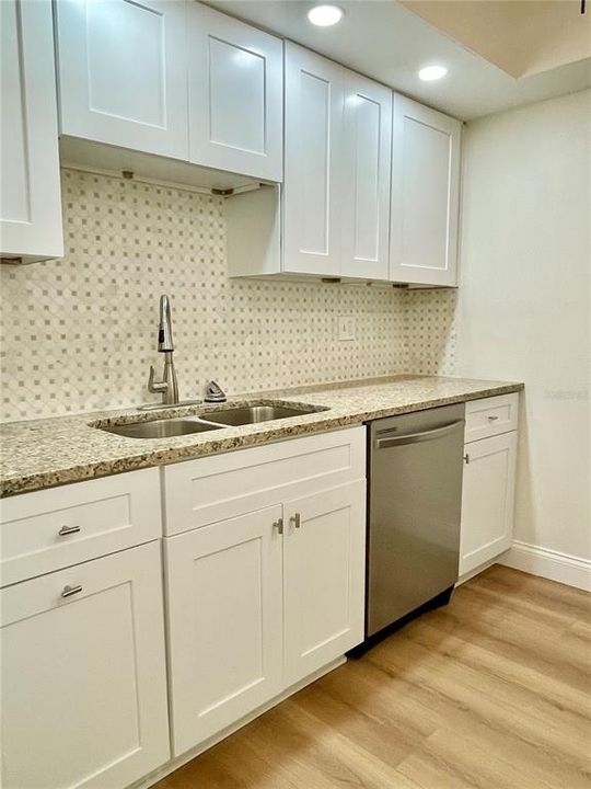 For Rent: $1,975 (2 beds, 1 baths, 790 Square Feet)