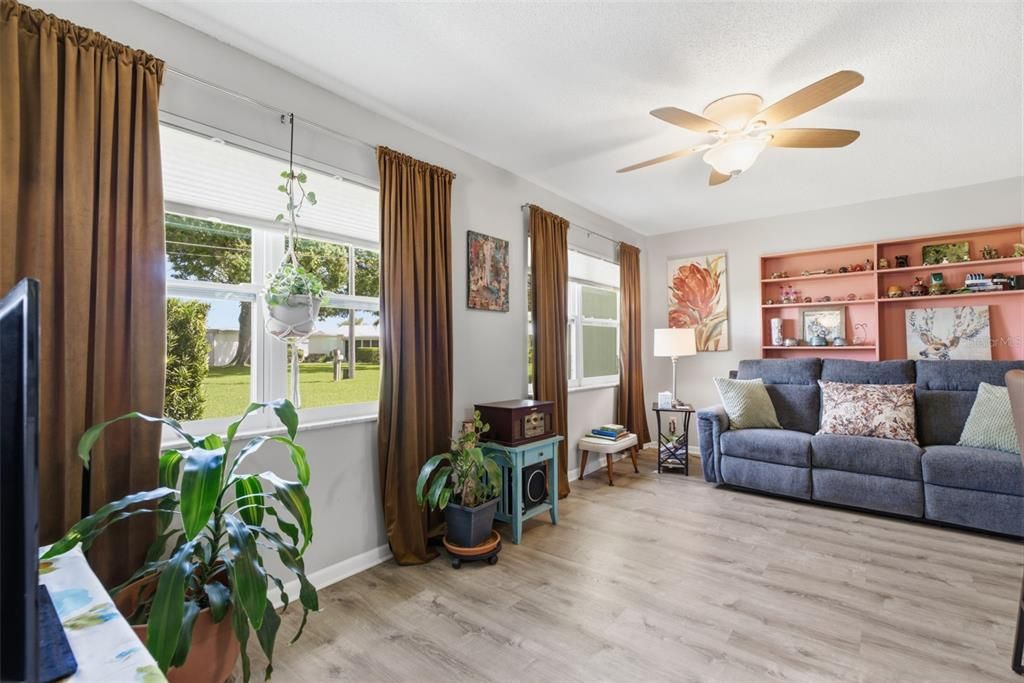 En Venta: $329,900 (2 camas, 2 baños, 1103 Pies cuadrados)