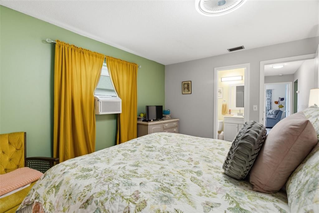 En Venta: $329,900 (2 camas, 2 baños, 1103 Pies cuadrados)