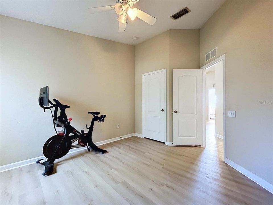 For Sale: $257,900 (3 beds, 2 baths, 1644 Square Feet)