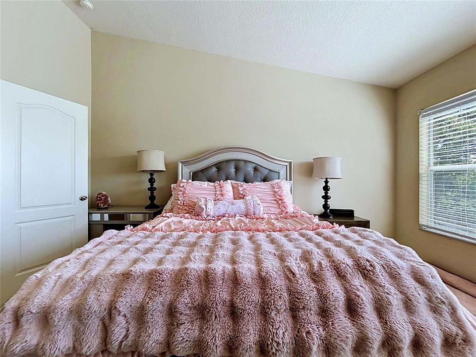 For Sale: $257,900 (3 beds, 2 baths, 1644 Square Feet)