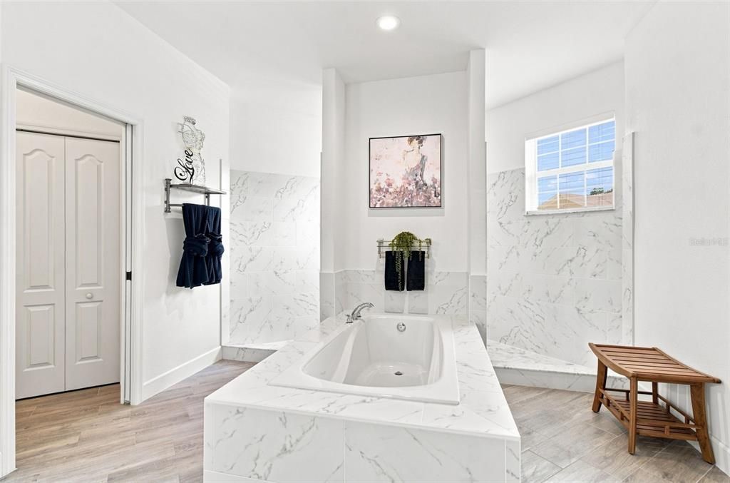 For Sale: $650,000 (4 beds, 3 baths, 2882 Square Feet)