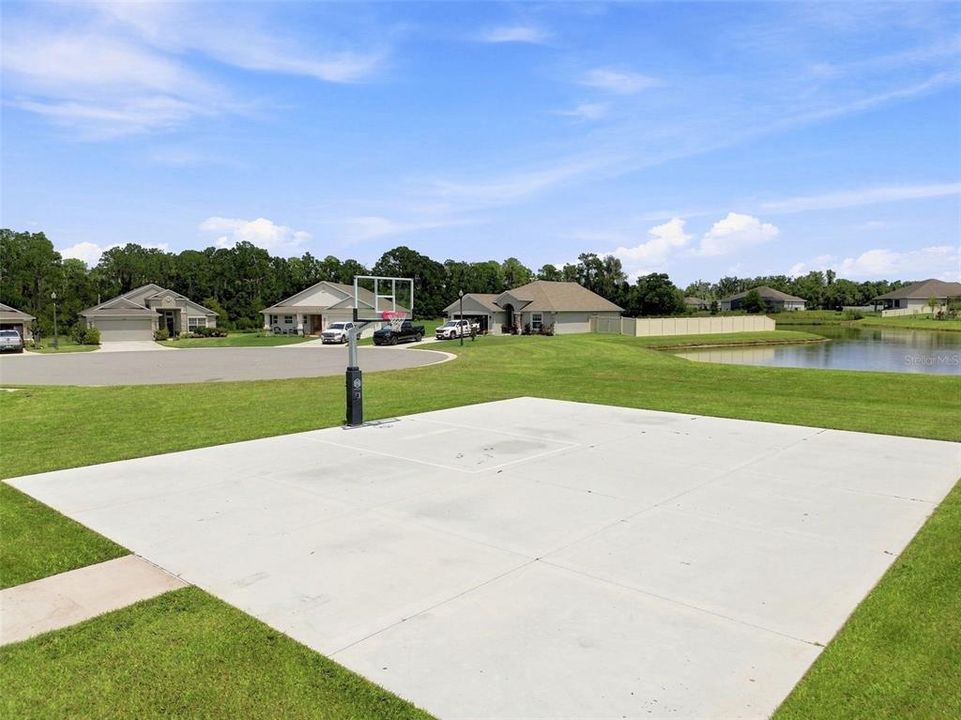 For Sale: $650,000 (4 beds, 3 baths, 2882 Square Feet)