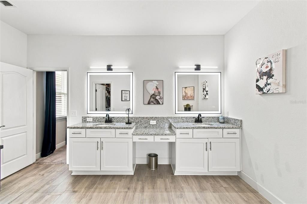 For Sale: $650,000 (4 beds, 3 baths, 2882 Square Feet)