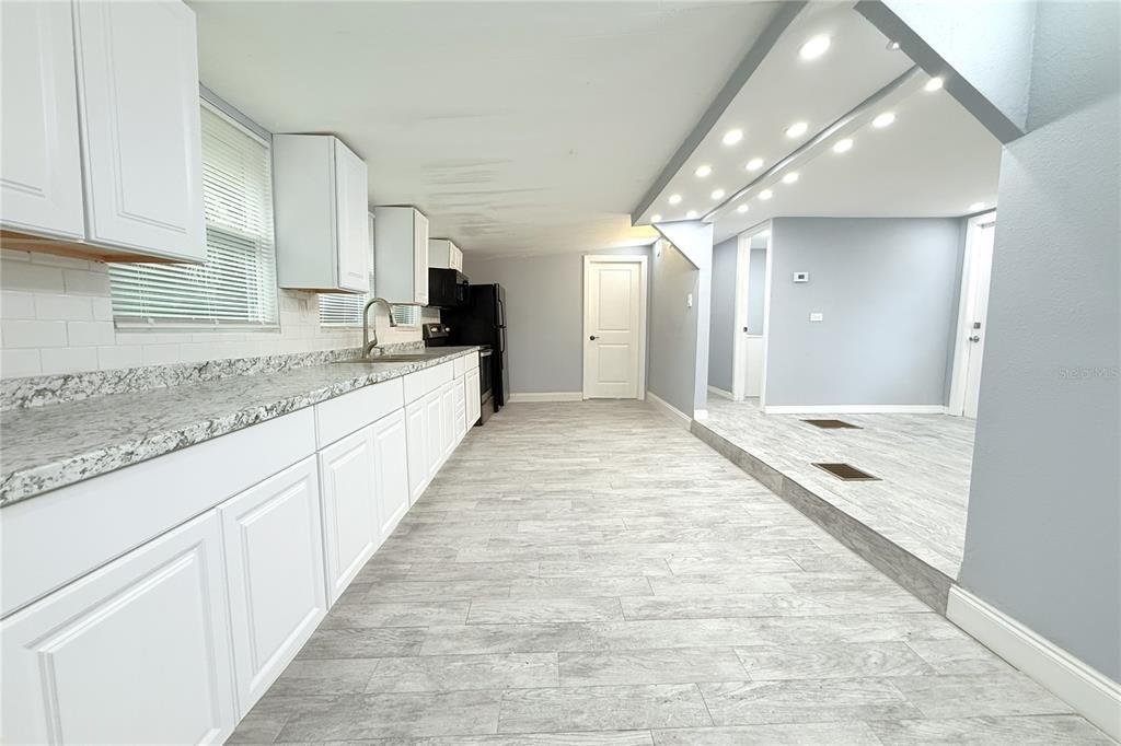 En Venta: $250,000 (4 camas, 2 baños, 1108 Pies cuadrados)