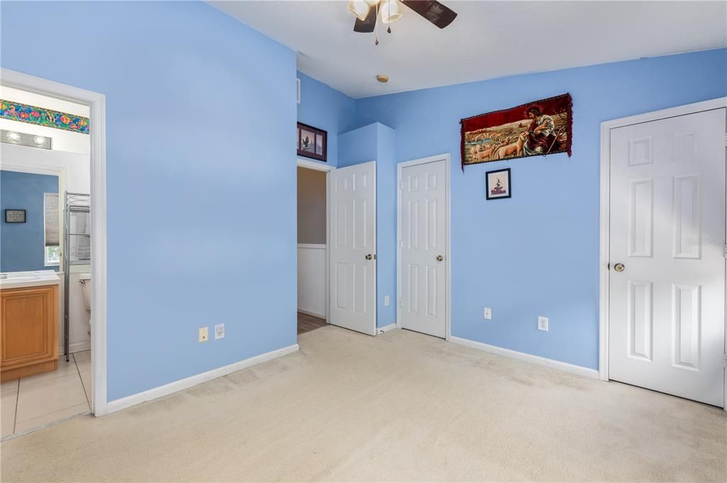 For Sale: $215,000 (2 beds, 2 baths, 1095 Square Feet)