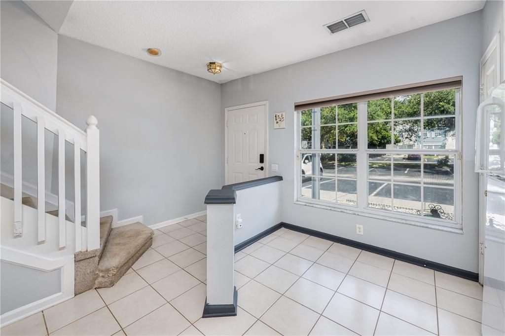 For Sale: $215,000 (2 beds, 2 baths, 1095 Square Feet)