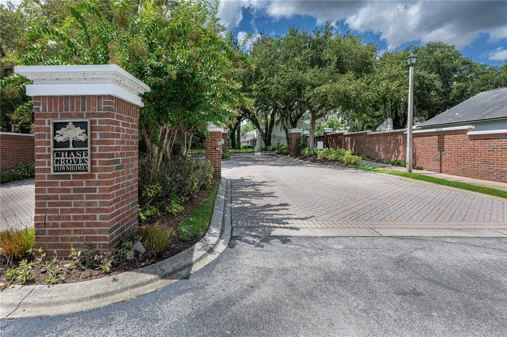 For Sale: $215,000 (2 beds, 2 baths, 1095 Square Feet)