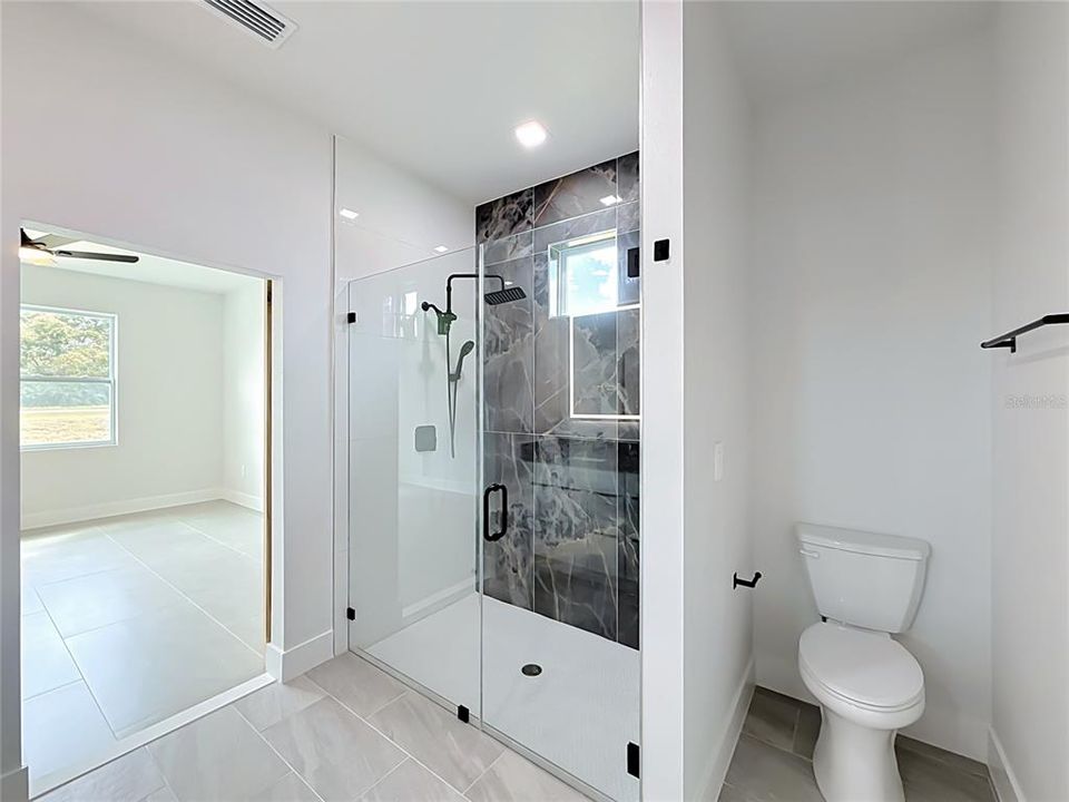 На продажу: $350,000 (4 спален, 3 ванн, 1864 Квадратных фут)