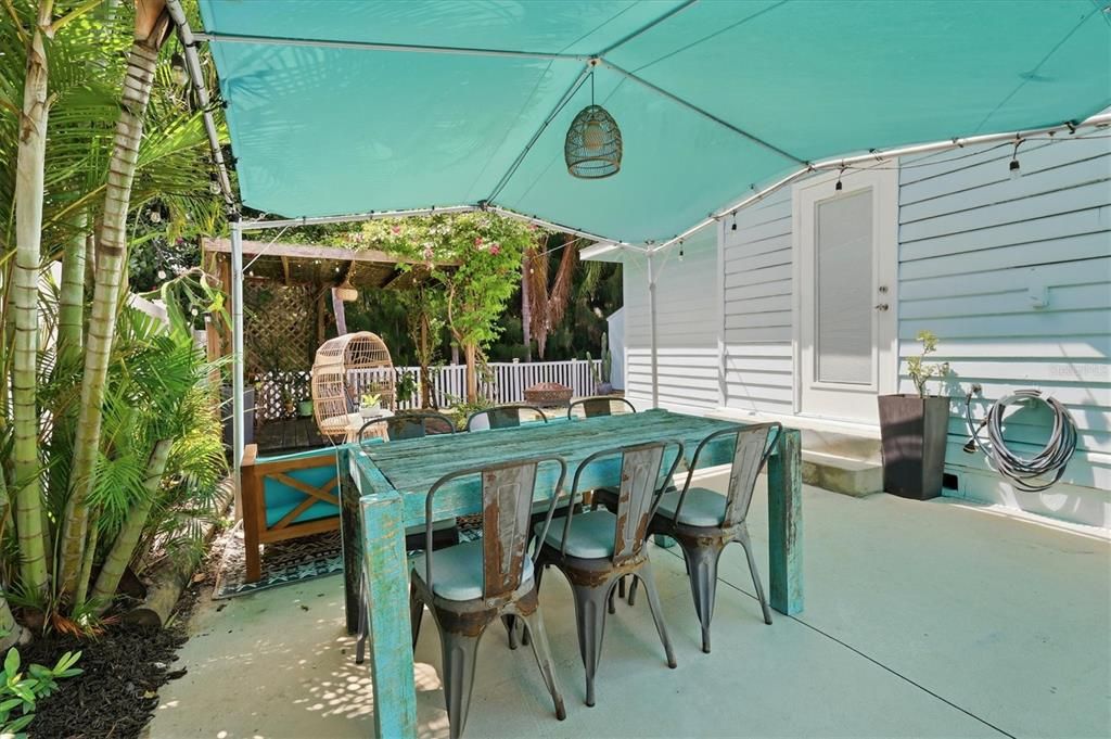 For Sale: $369,000 (2 beds, 2 baths, 1002 Square Feet)
