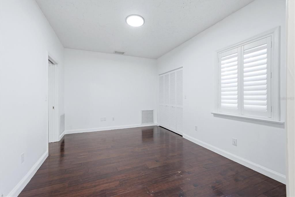 For Sale: $369,000 (2 beds, 2 baths, 1002 Square Feet)
