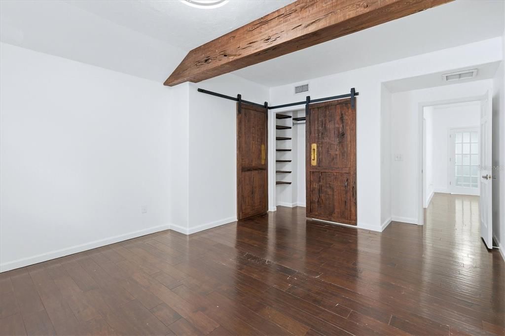 For Sale: $369,000 (2 beds, 2 baths, 1002 Square Feet)