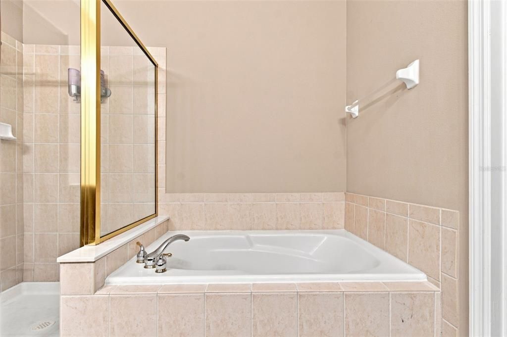 For Sale: $629,000 (3 beds, 2 baths, 2363 Square Feet)
