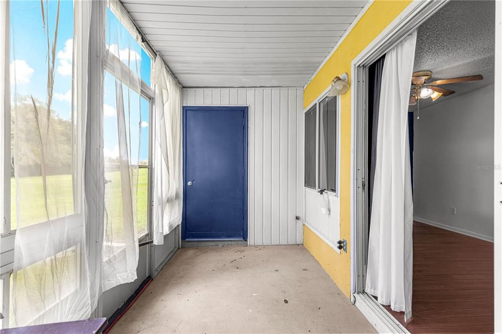 For Sale: $94,900 (1 beds, 1 baths, 764 Square Feet)
