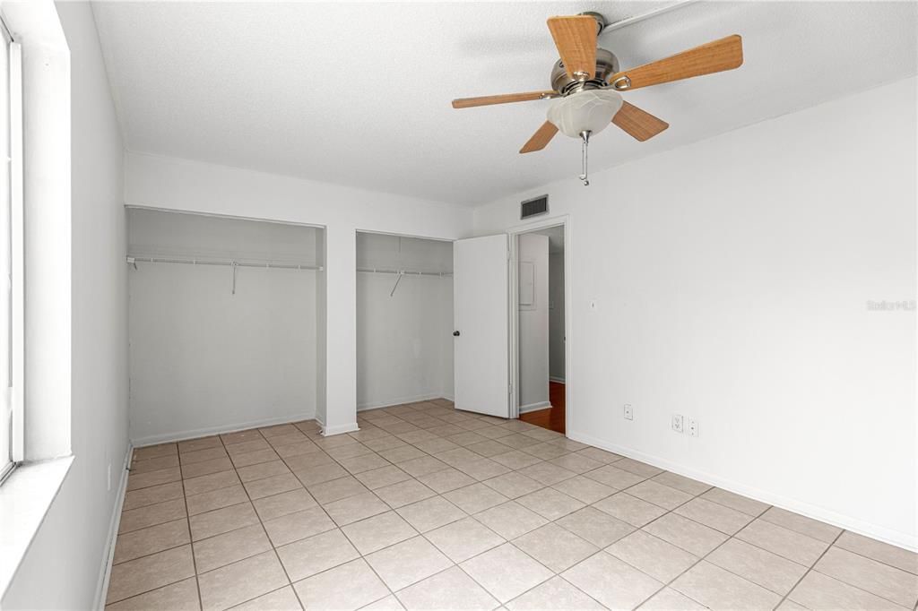 For Sale: $94,900 (1 beds, 1 baths, 764 Square Feet)