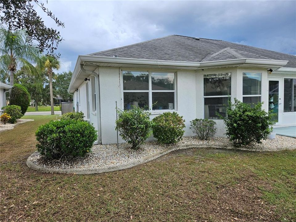 For Sale: $275,000 (2 beds, 2 baths, 1673 Square Feet)
